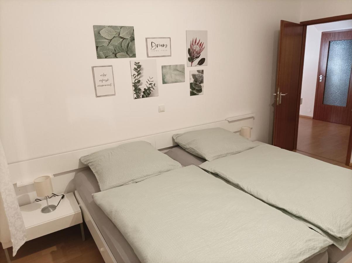 Grosse Ferienwohnung Am Waldrand Шёнау Экстерьер фото